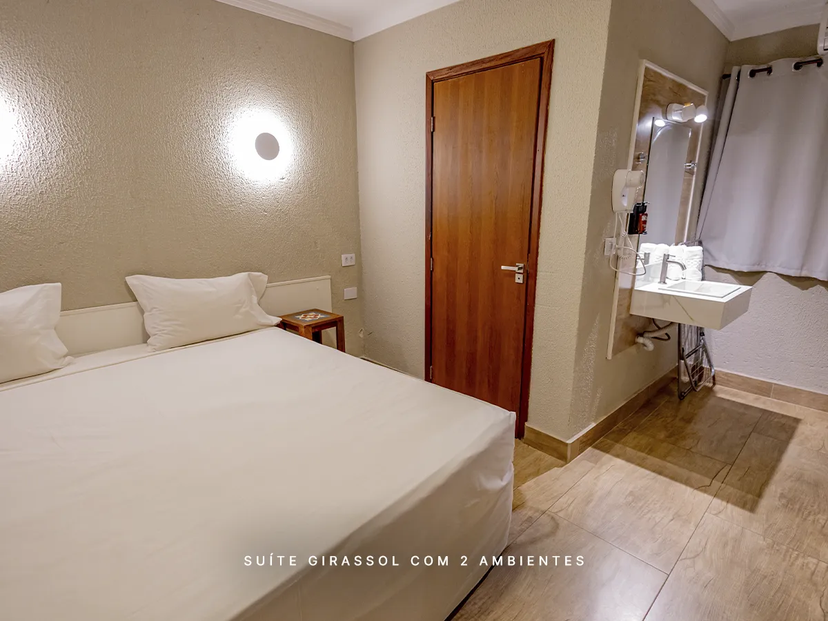 Suite Girassol com 2 Ambientes - Hotel Fazenda Santa Mônica